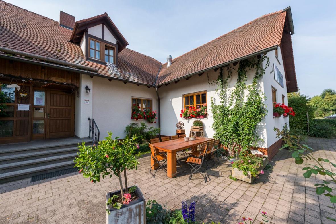 Hofmann'S Apartements & Ferienwohnungen Oberdachstetten Dış mekan fotoğraf